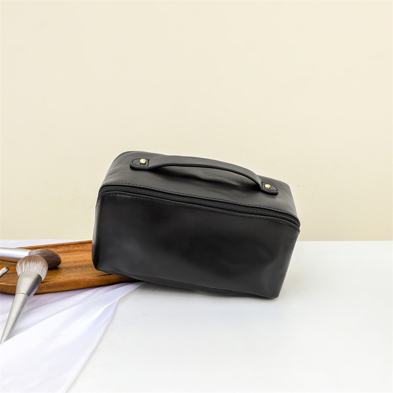 Customize Portable Waterproof PU Cosmetic Bag Standing Travel Storage Bag Custom Logo Toilet Bag for(图4)