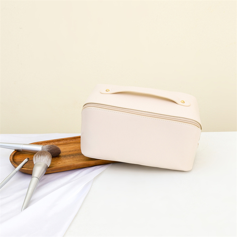 Customize Portable Waterproof PU Cosmetic Bag Standing Travel Storage Bag Custom Logo Toilet Bag for(图3)
